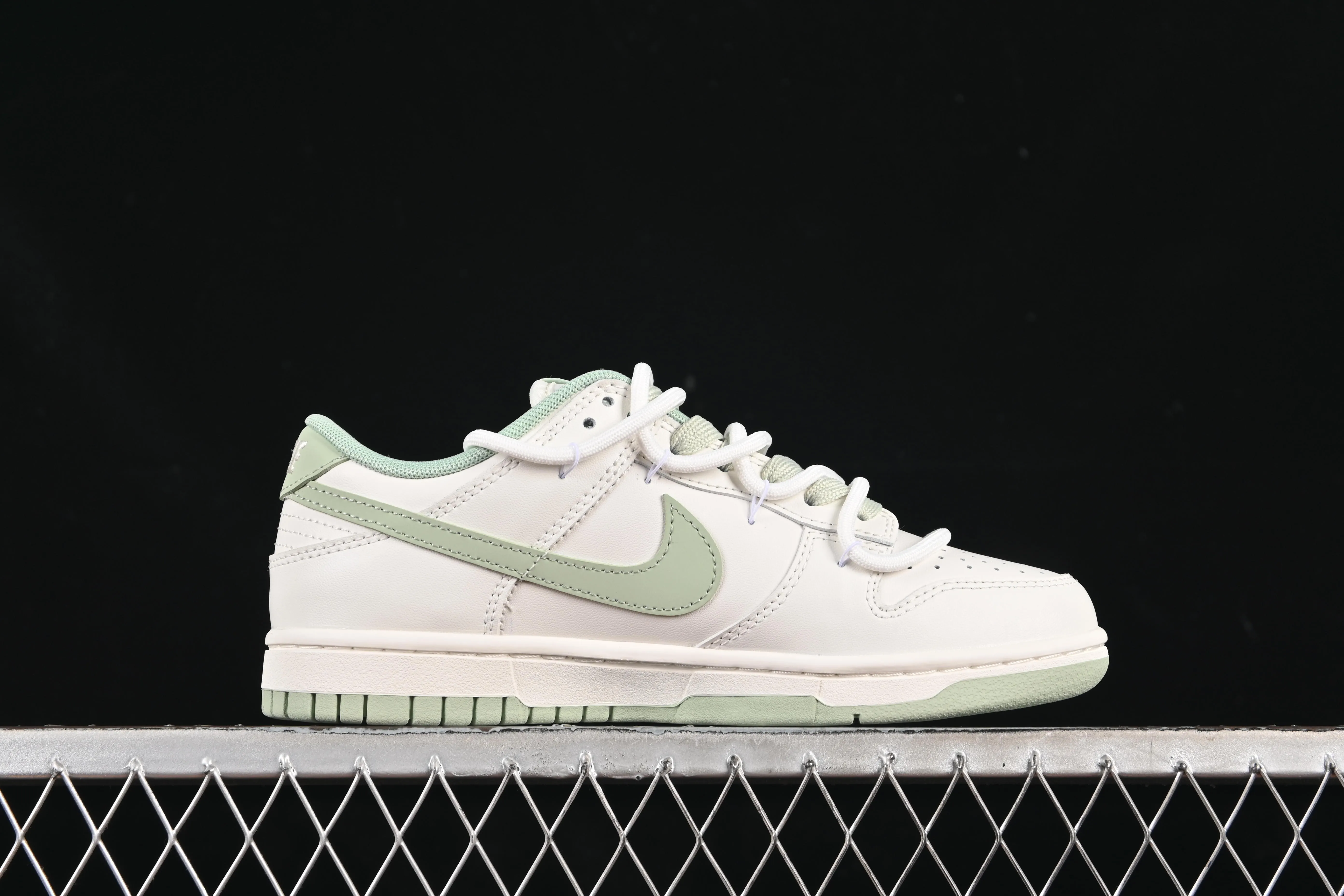 All Categories Nk SB Dunk Series Nk SB Dunk Low High-end Customized Low-top Shoes Nike SB Dunk Low "Just Do It" Straps Anniversary High-end Customized Low-top Casual Shoes WG0508-048